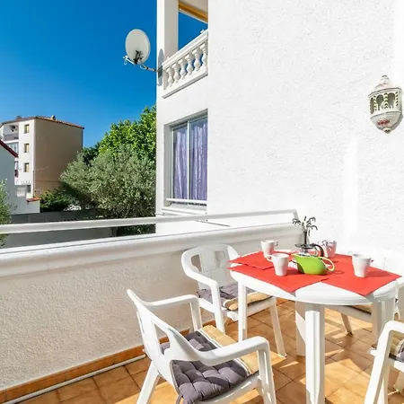 Lägenhet Goldhome - Valira *